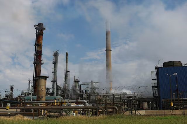 S&P Warns of Oil Price Risk to South Africa's Economy Amid Low Growth