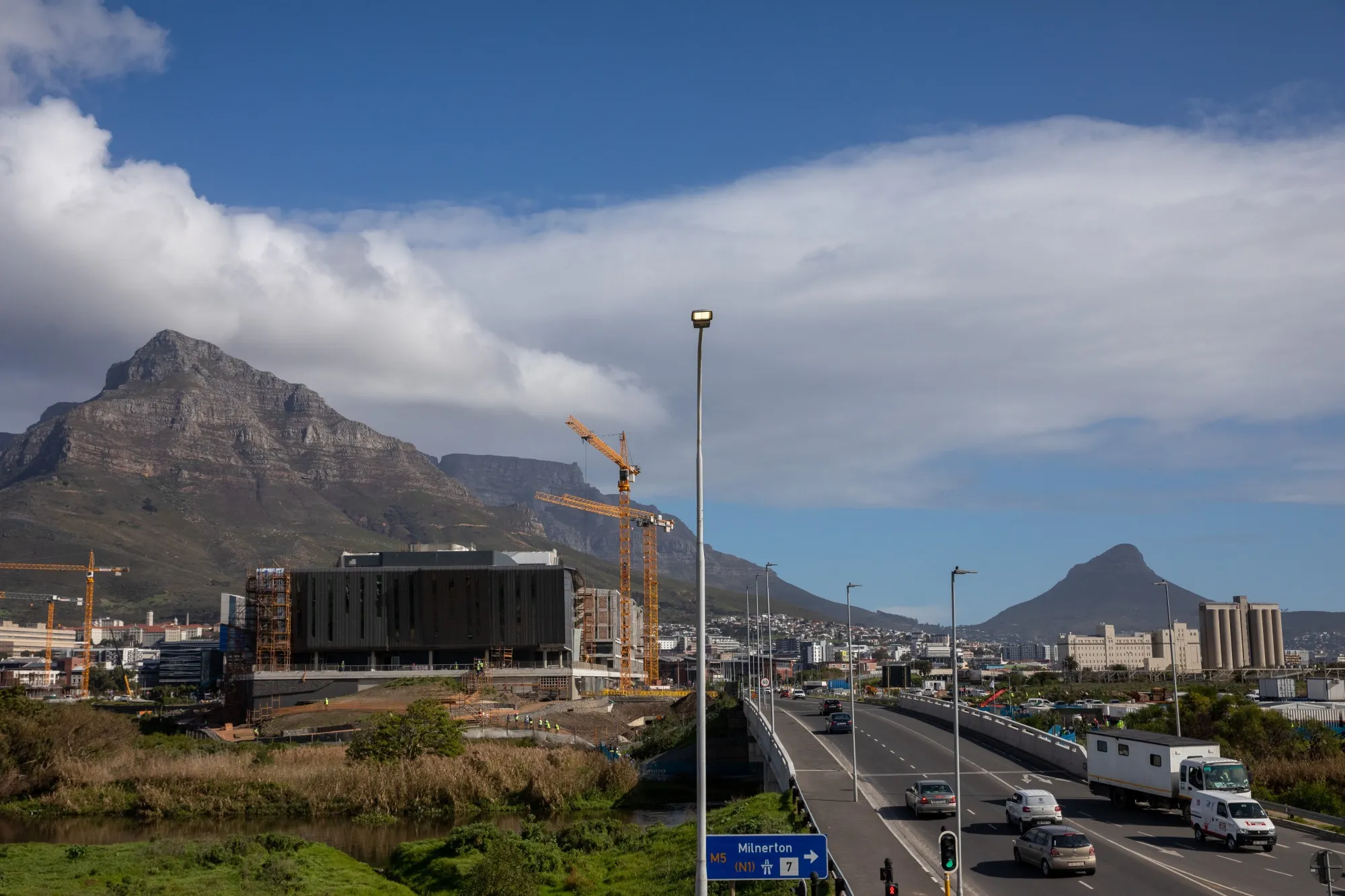 Cape Town Surges Ahead of Johannesburg in Business Investment Race